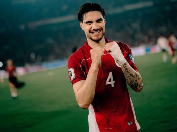 Kevin Diks Digeruduk